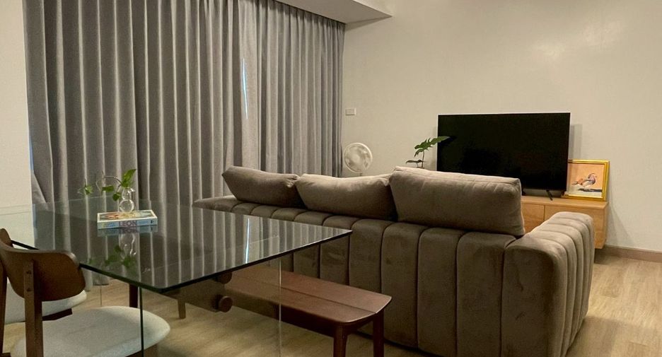 For rent 2 bedrooms condo in Watthana, Bangkok