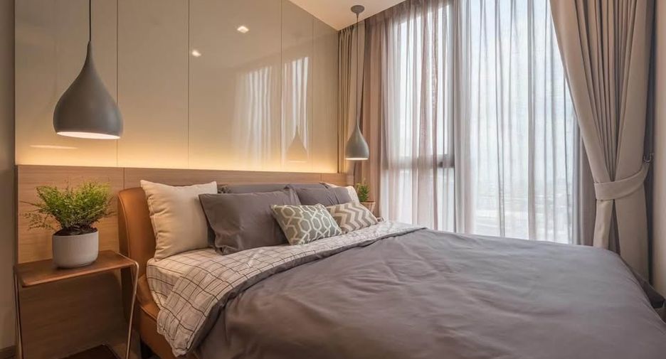 For rent 2 bedrooms condo in Phaya Thai, Bangkok
