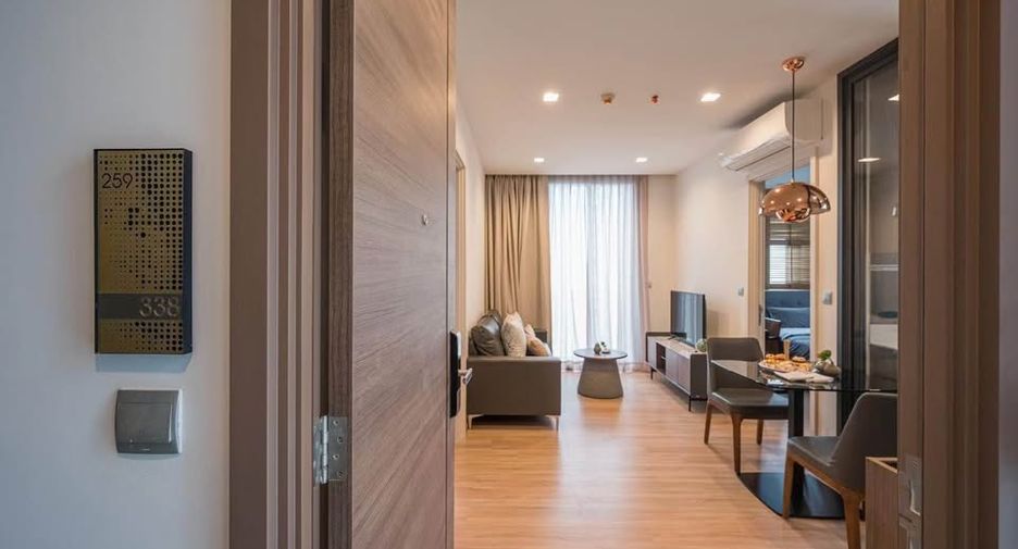 For rent 2 bedrooms condo in Phaya Thai, Bangkok