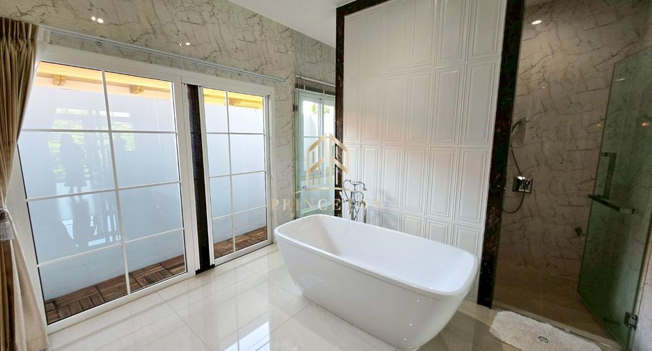 Casa en venta de 4 habitaciones en Bang Phli, Samut Prakan