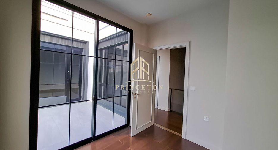 Casa en venta de 4 habitaciones en Saphan Sung, Bangkok