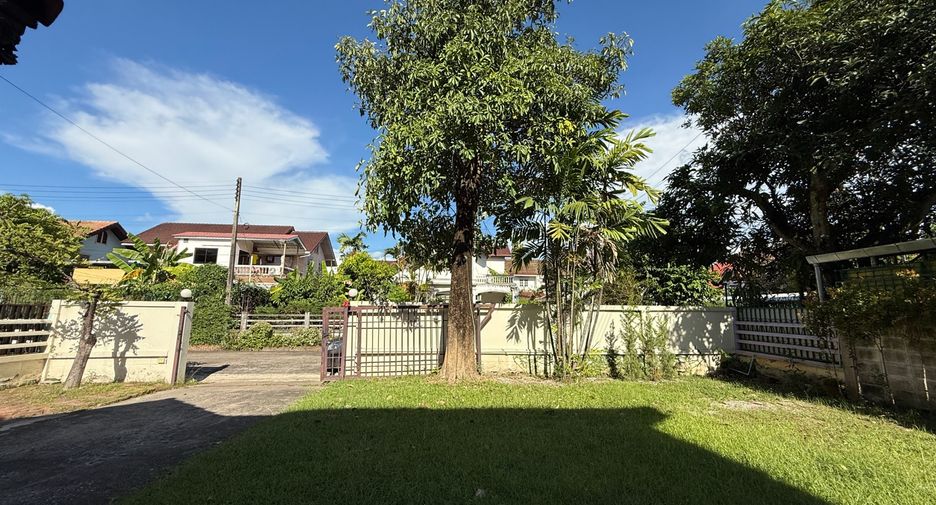 For rent 3 bedrooms house in San Sai, Chiang Mai