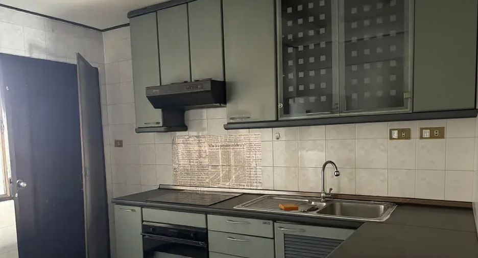 For sale 3 ベッドルーム condo in Watthana, Bangkok