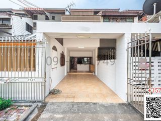 For rent 4 bedrooms townhouse in Bang Khen, Bangkok