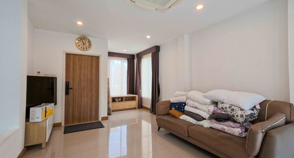 Casa en venta de 6 habitaciones en Sam Khok, Pathum Thani