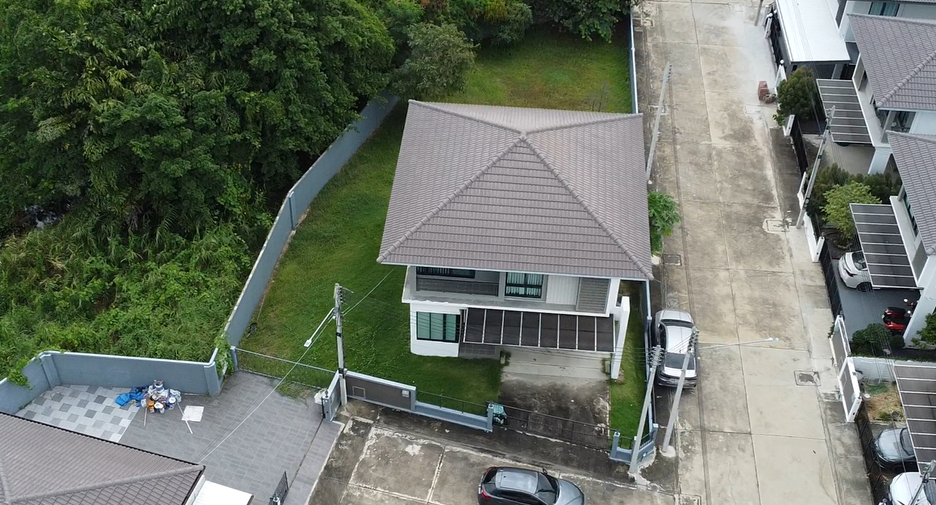 Casa en venta de 6 habitaciones en Sam Khok, Pathum Thani