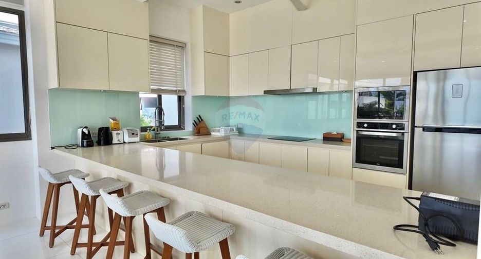 For sale 4 bedrooms villa in Ko Samui, Surat Thani