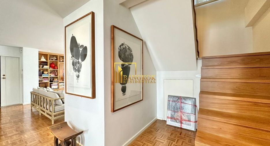 For sale 3 ベッドルーム condo in Sathon, Bangkok