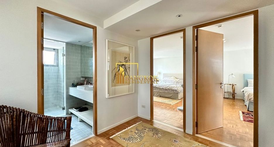 For sale 3 ベッドルーム condo in Sathon, Bangkok