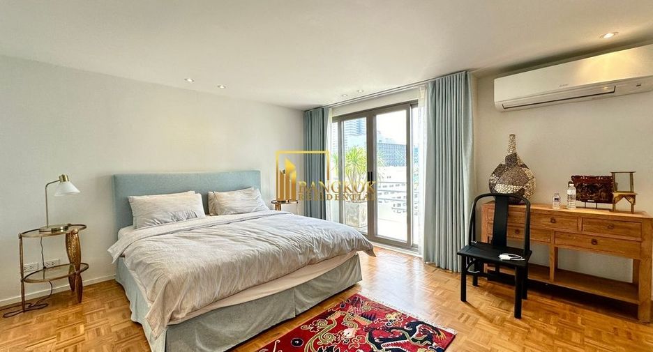 For sale 3 ベッドルーム condo in Sathon, Bangkok