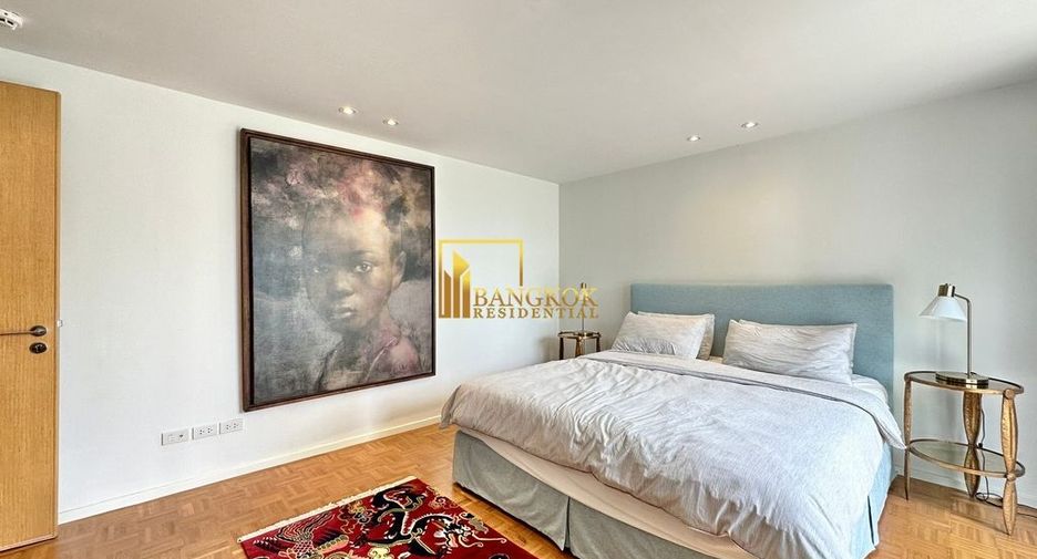 For sale 3 ベッドルーム condo in Sathon, Bangkok