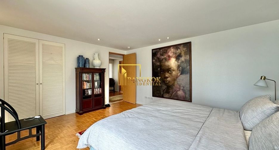 For sale 3 ベッドルーム condo in Sathon, Bangkok