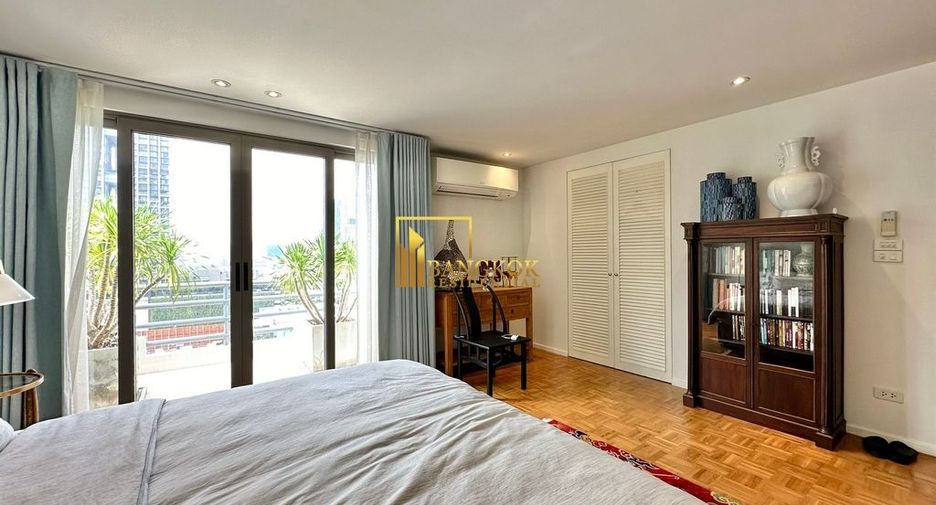 For sale 3 ベッドルーム condo in Sathon, Bangkok