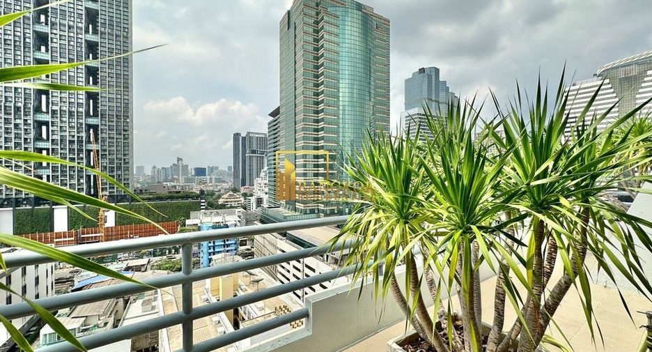 For sale 3 ベッドルーム condo in Sathon, Bangkok