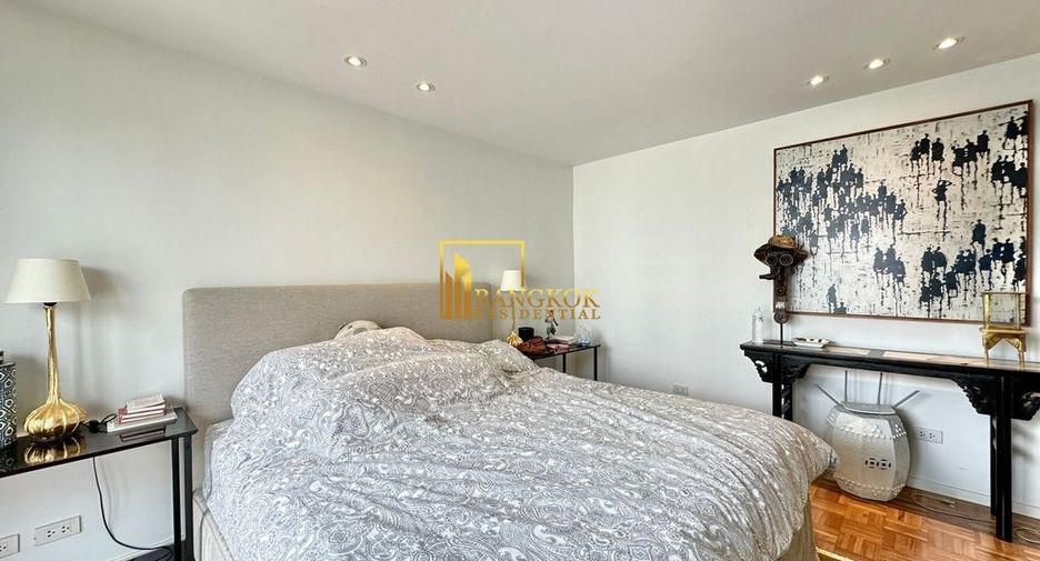 For sale 3 ベッドルーム condo in Sathon, Bangkok