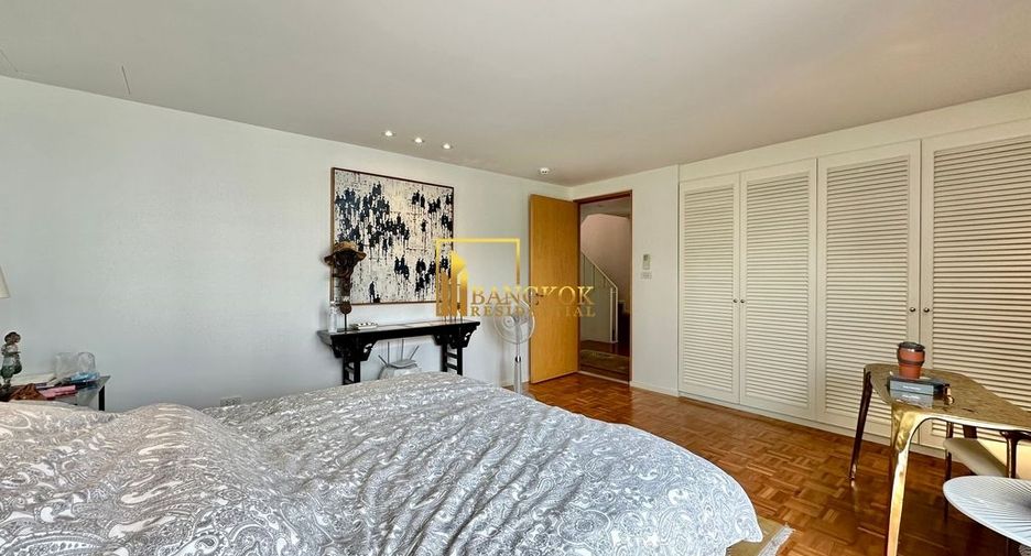 For sale 3 ベッドルーム condo in Sathon, Bangkok
