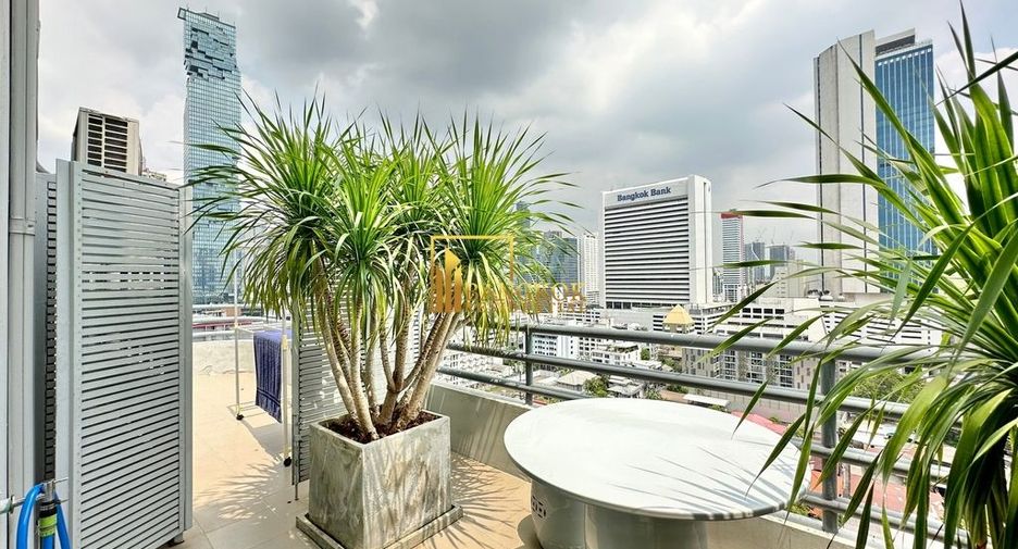 For sale 3 ベッドルーム condo in Sathon, Bangkok
