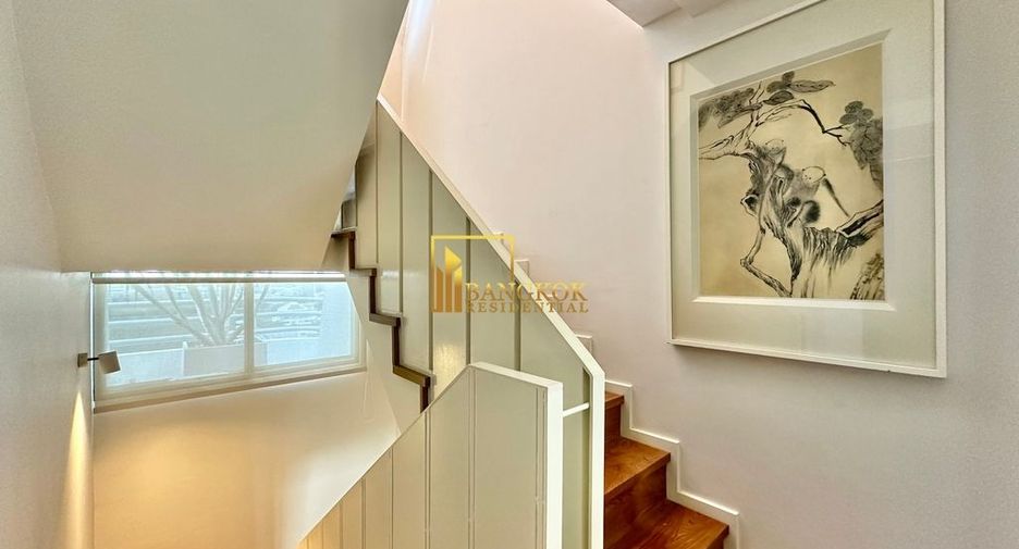 For sale 3 ベッドルーム condo in Sathon, Bangkok