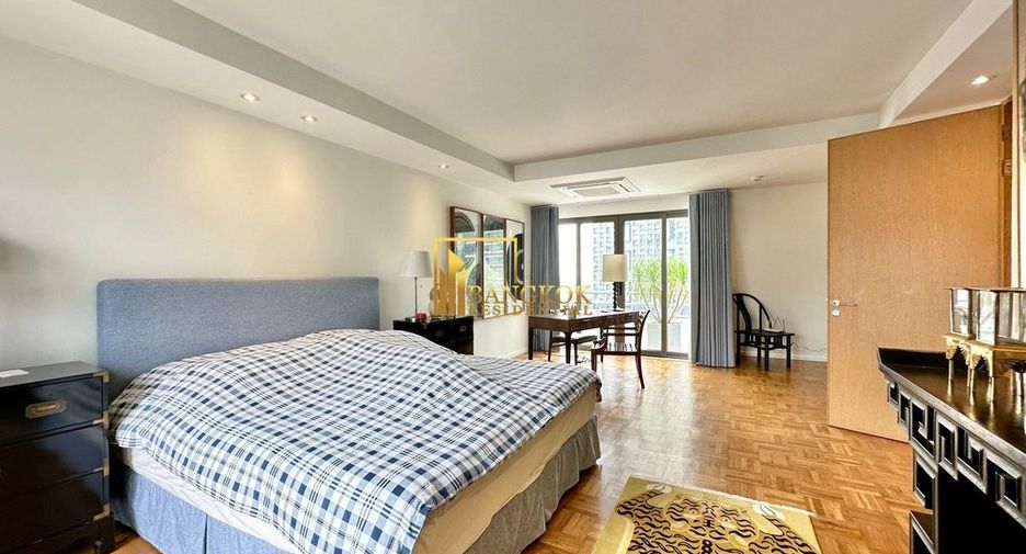 For sale 3 ベッドルーム condo in Sathon, Bangkok