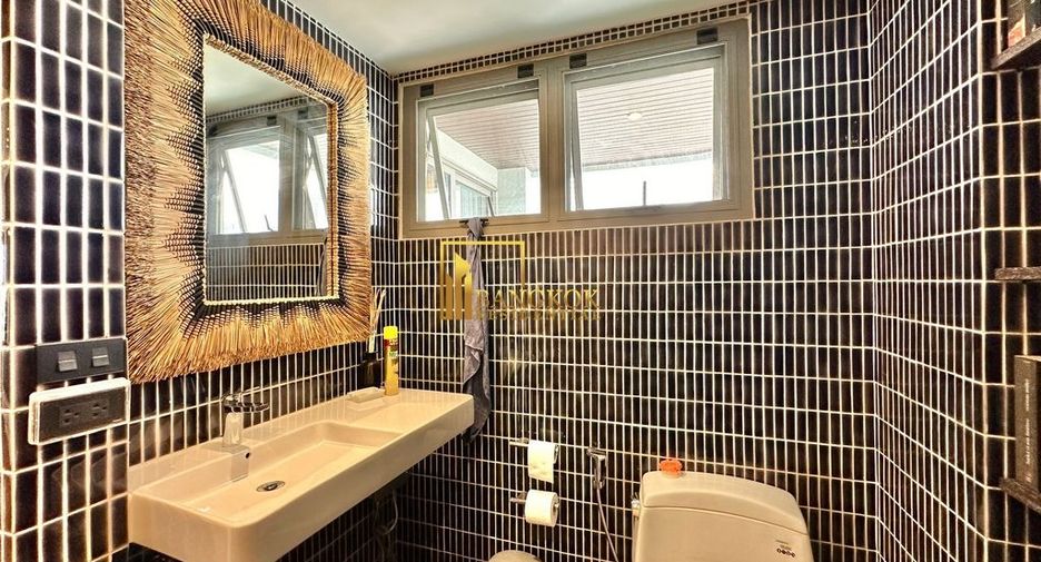 For sale 3 ベッドルーム condo in Sathon, Bangkok