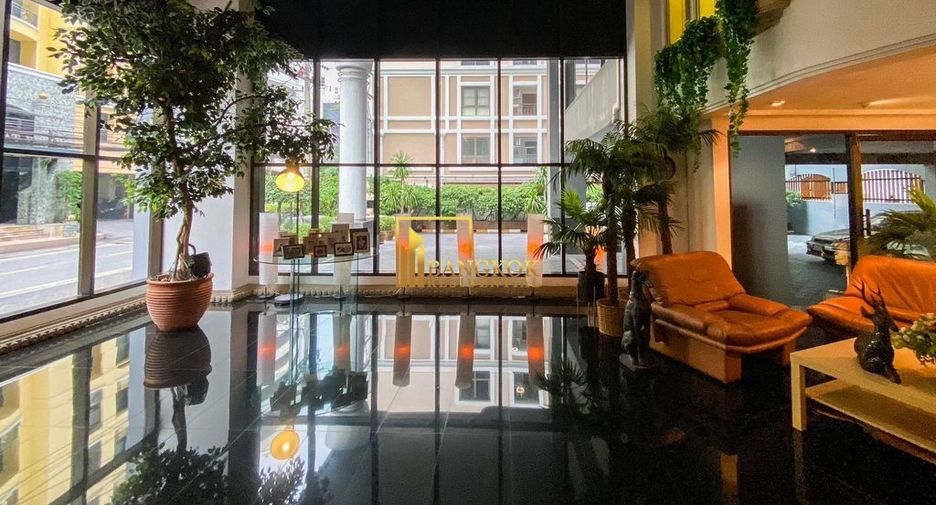 For sale 3 ベッドルーム condo in Sathon, Bangkok