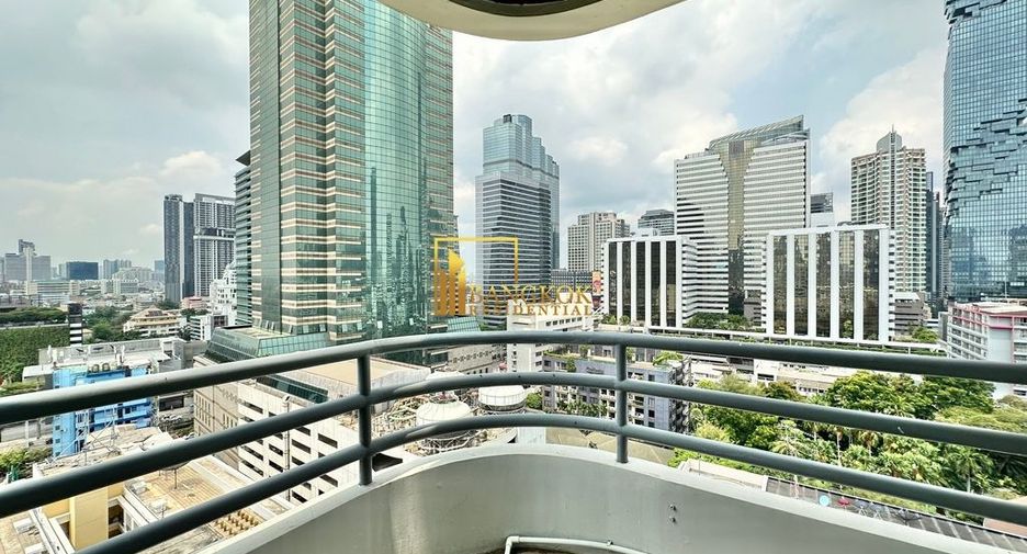 For sale 3 ベッドルーム condo in Sathon, Bangkok