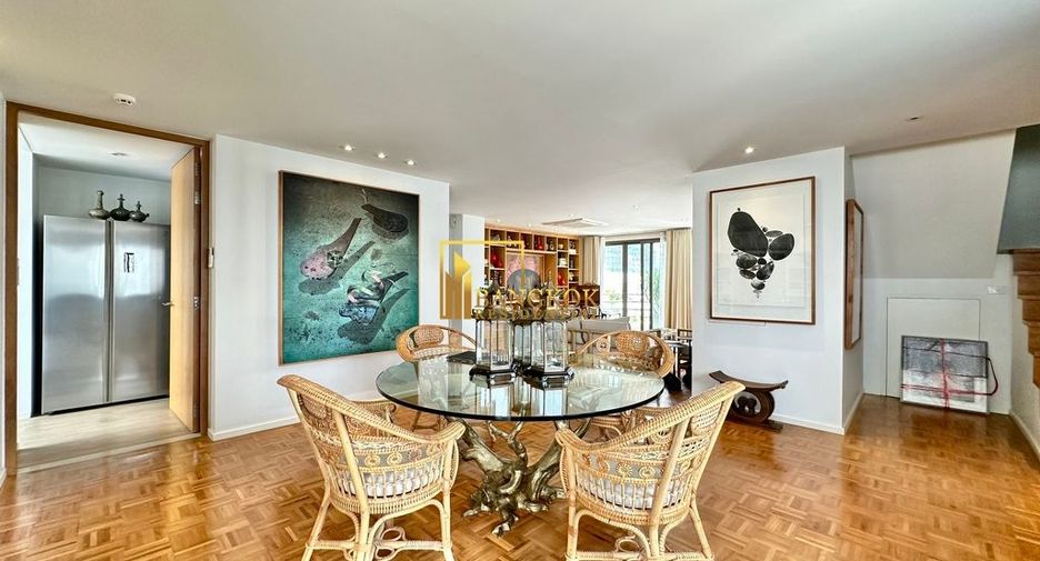 For sale 3 ベッドルーム condo in Sathon, Bangkok