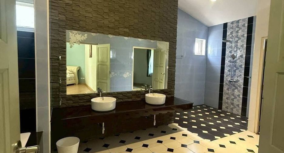 For rent 6 bedrooms house in Hang Dong, Chiang Mai