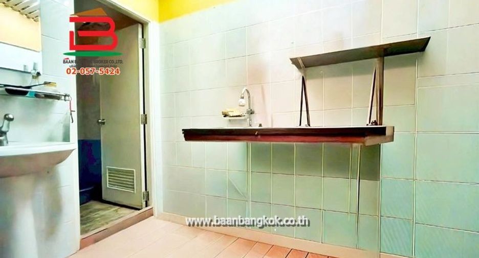 For sale 1 bed retail Space in Bangkok Yai, Bangkok