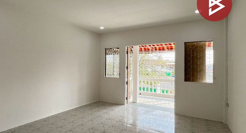 For sale 5 bedrooms townhouse in Mueang Samut Prakan, Samut Prakan