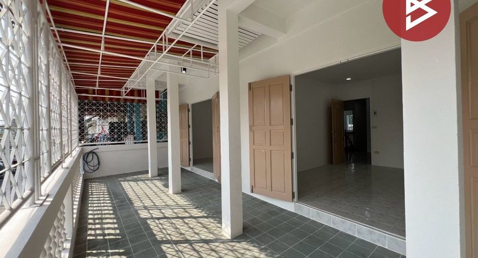 For sale 5 bedrooms townhouse in Mueang Samut Prakan, Samut Prakan