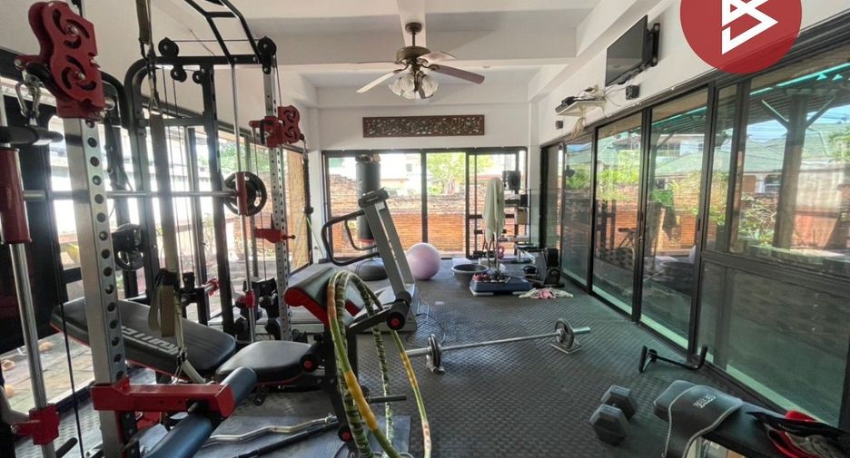 出售 5 卧室 联排别墅 在 Mueang Rayong, Rayong