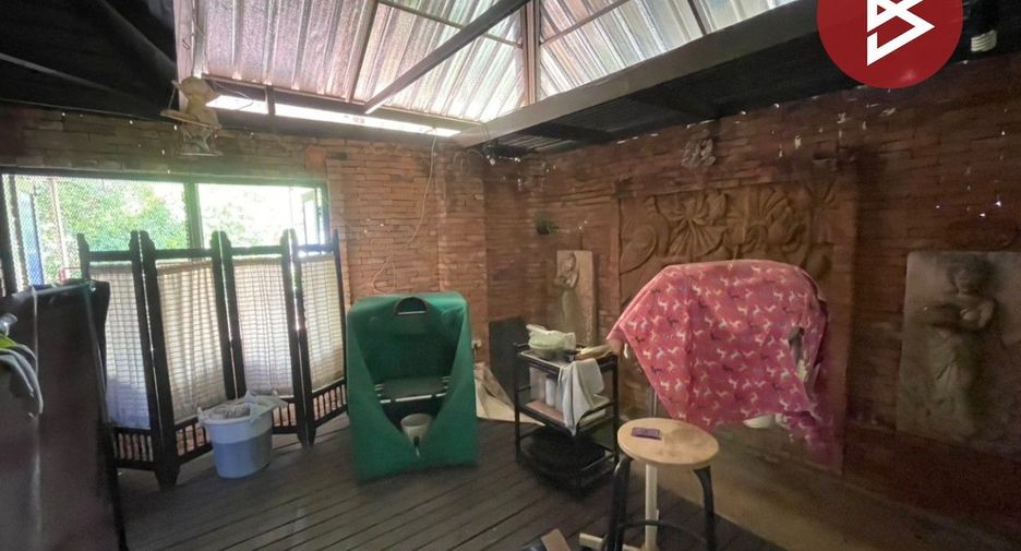 出售 5 卧室 联排别墅 在 Mueang Rayong, Rayong