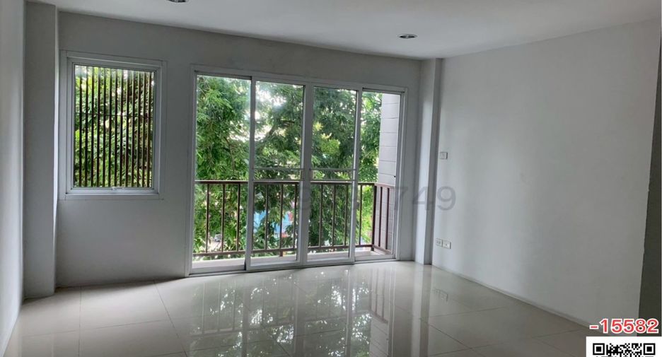 For rent 1 bed retail Space in Lat Phrao, Bangkok