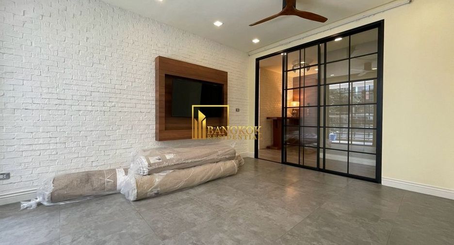 For rent そして for sale 3 ベッドルーム condo in Watthana, Bangkok