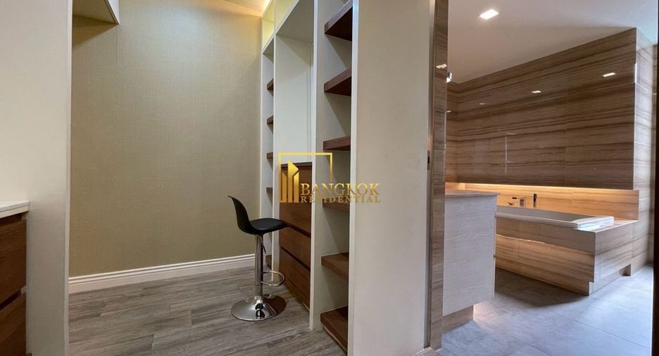 For rent そして for sale 3 ベッドルーム condo in Watthana, Bangkok