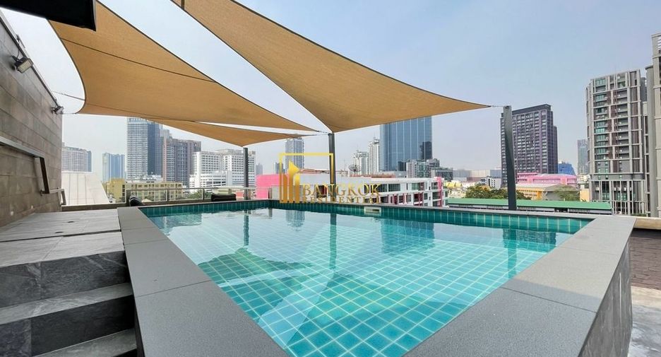 For rent そして for sale 3 ベッドルーム condo in Watthana, Bangkok