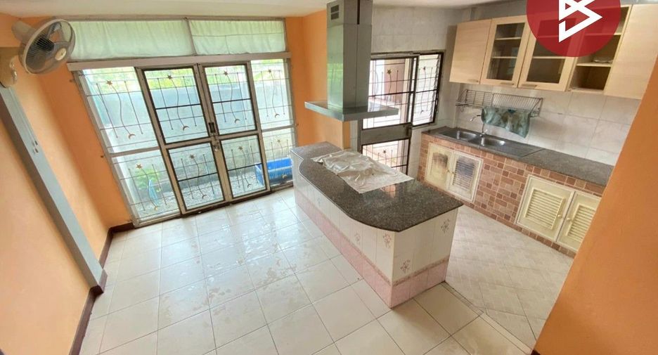 For sale studio townhouse in Bang Khen, Bangkok