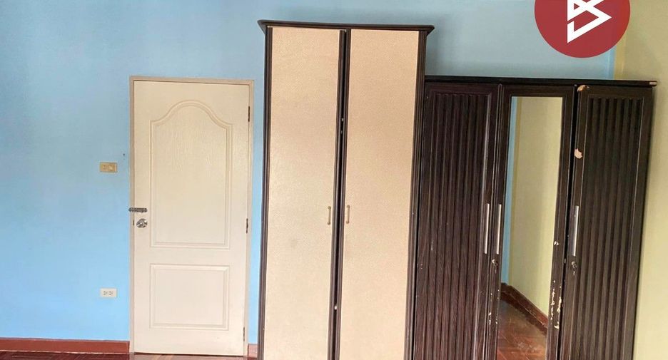 For sale studio townhouse in Bang Khen, Bangkok