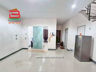 For rent 4 bedrooms townhouse in Sai Mai, Bangkok