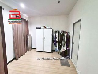 For rent 4 bedrooms townhouse in Sai Mai, Bangkok