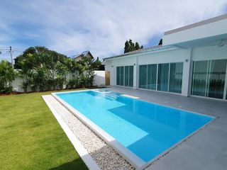 For rent and for sale 3 bedrooms villa in Mueang Phuket, Phuket
