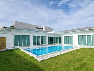 For rent and for sale 3 bedrooms villa in Mueang Phuket, Phuket