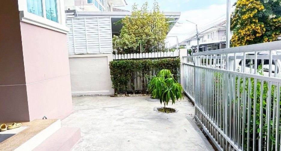 For sale 3 bedrooms house in Bang Phli, Samut Prakan