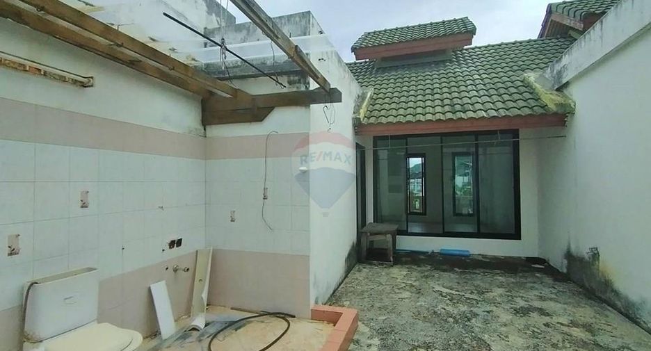 For sale 4 bedrooms retail Space in Ko Samui, Surat Thani