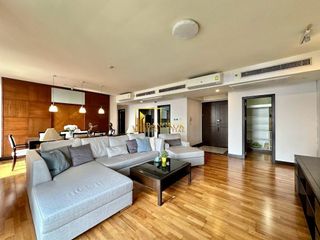 Condo en alquiler y en venta de 3 habitaciones en Pathum Wan, Bangkok
