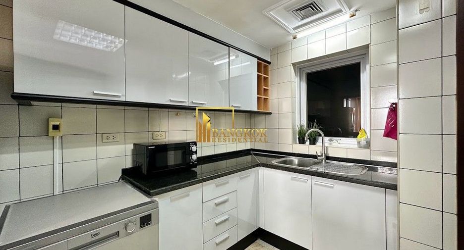 Condo en alquiler y en venta de 3 habitaciones en Pathum Wan, Bangkok