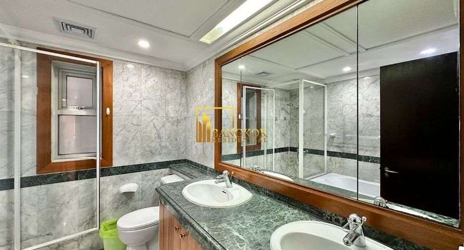 Condo en alquiler y en venta de 3 habitaciones en Pathum Wan, Bangkok