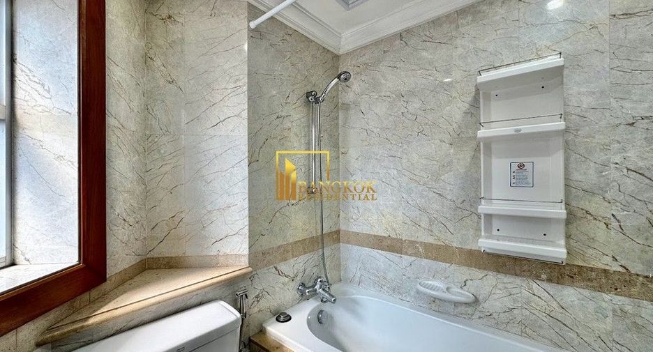 Condo en alquiler y en venta de 3 habitaciones en Pathum Wan, Bangkok
