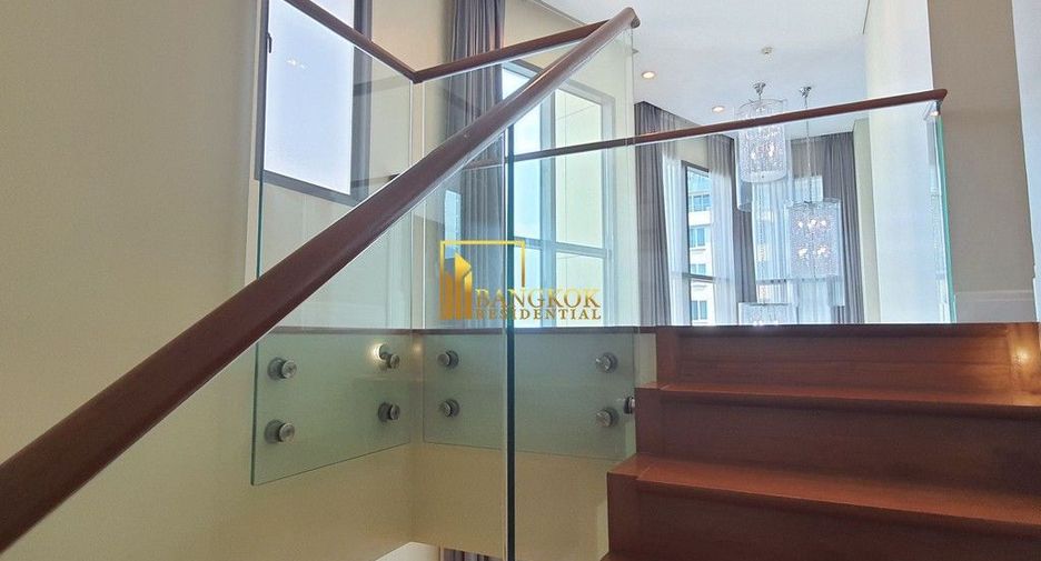 Condo en alquiler y en venta de 3 habitaciones en Khlong Toei, Bangkok